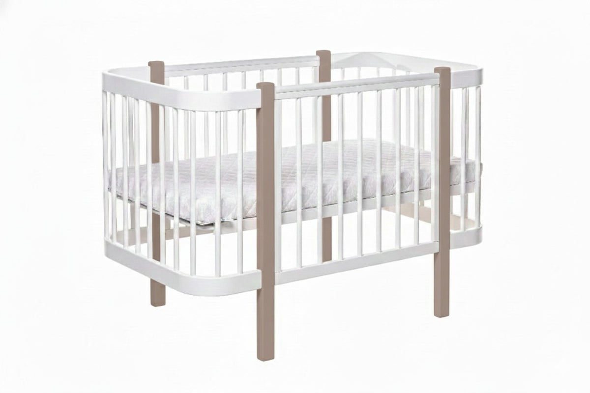 ELIN babybed Cappuccino Wit 120 x 60 cm van beukenhout met spijlen en verstelbare lattenbodem