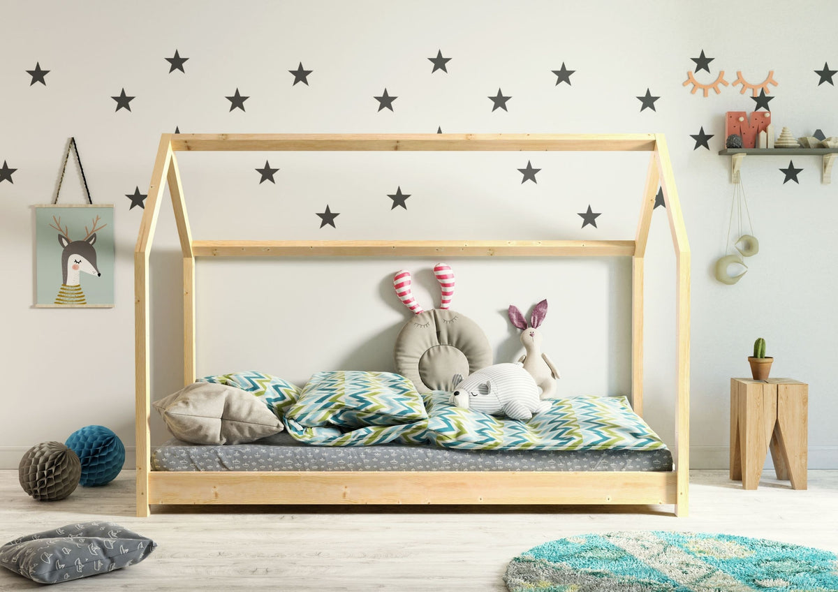 Kocot Kids Bella houten huisbed naturel in een sfeervolle kinderkamer