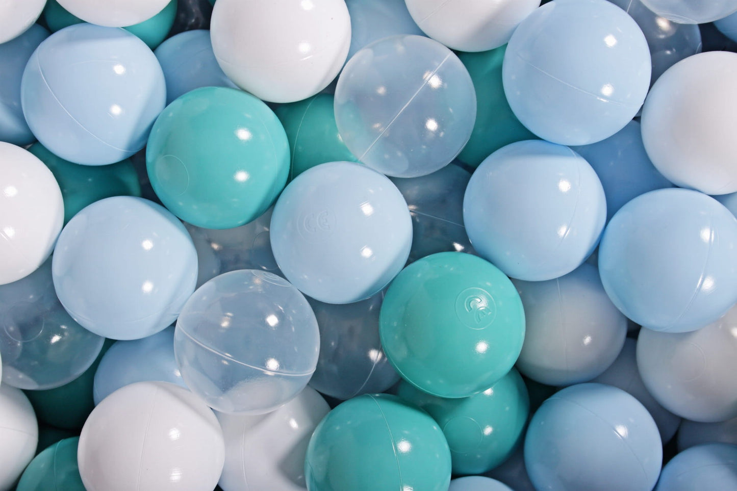 MeowBaby ballenbak ballen in blauw, turquoise, transparant en wit voor sensorisch speelplezier