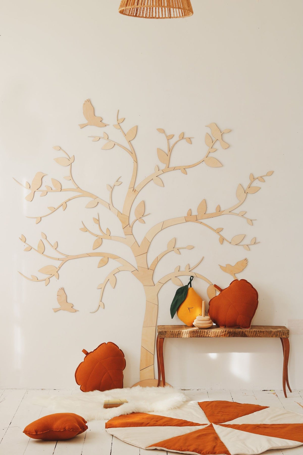 Grote houten boom wanddecoratie met vogels van berkenmultiplex als natuurlijke muurdecoratie voor woonkamer of kinderkamer