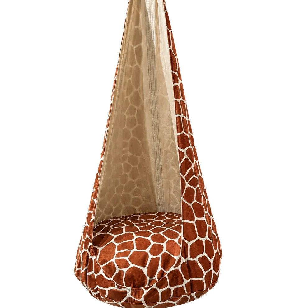 Bees & Blooms Cocoon Swing Giraffe XXL kinderhangstoel met giraffe-uitvoering en zacht zitkussen