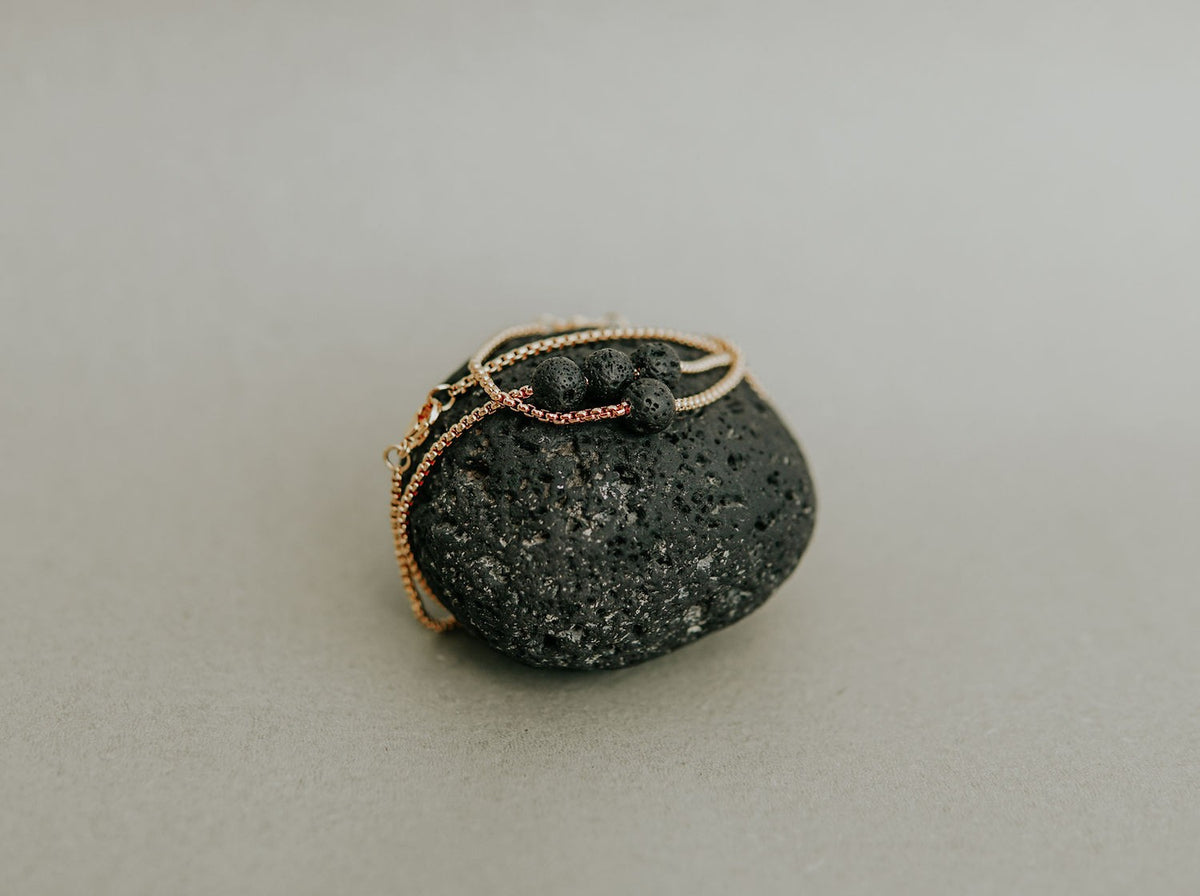 Diffuser Set, Necklace and Bracelet - Black Lava