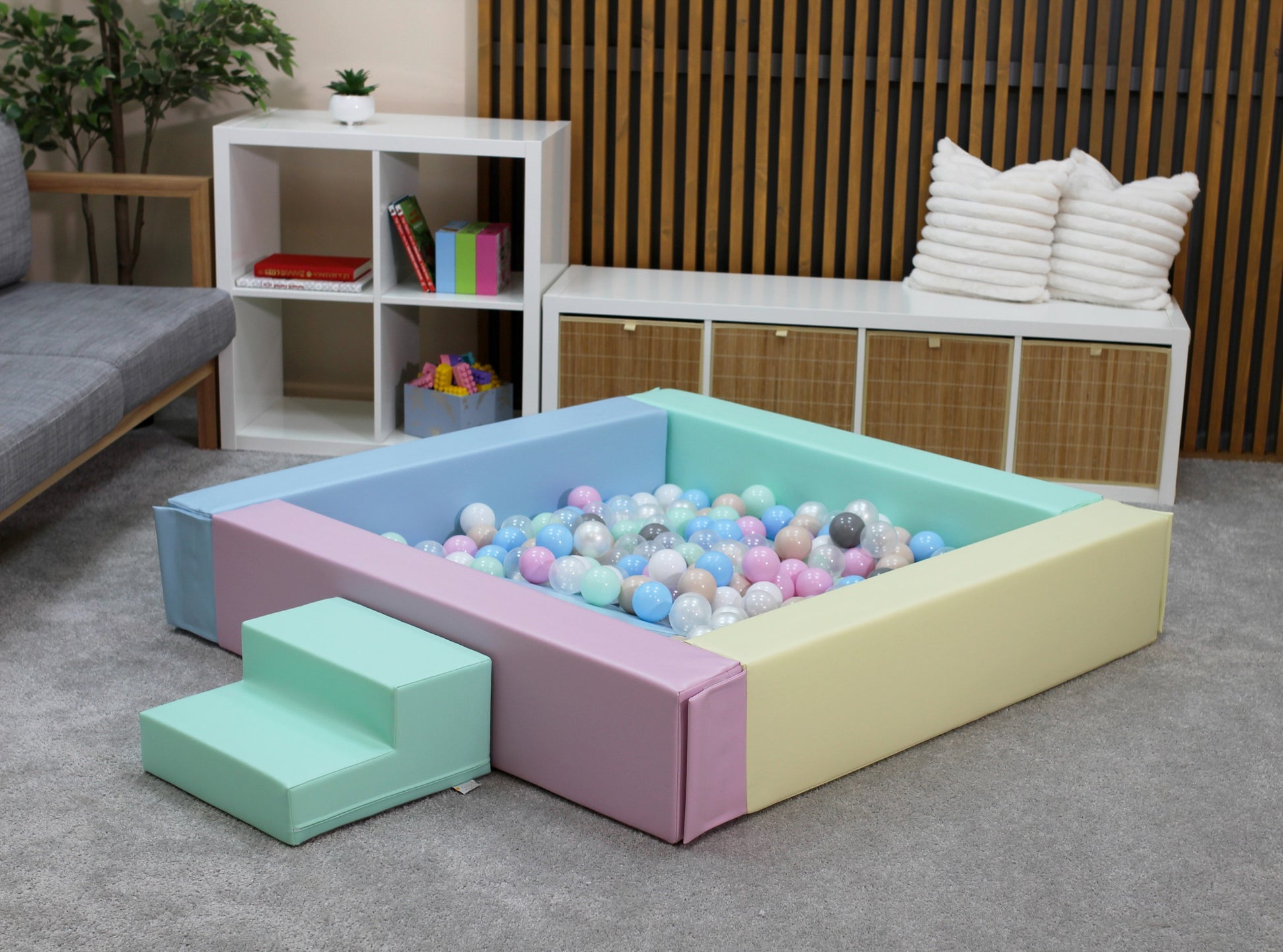 IGLU Foam Ballenbak Light Pastel met speelballen voor peuters en sensorisch speelplezier