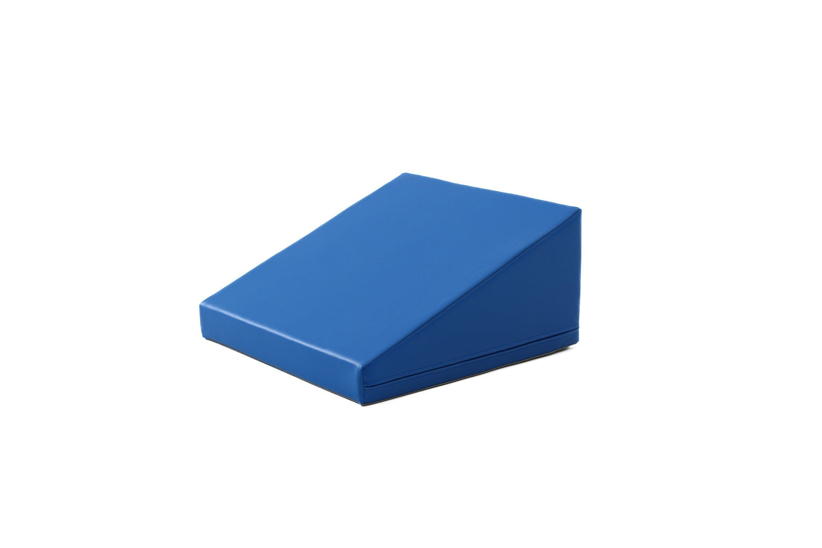 IGLU Wedge Soft Play Block Blue van 40 x 40 x 20 cm met zacht schuin oppervlak voor kruipen en bewegen