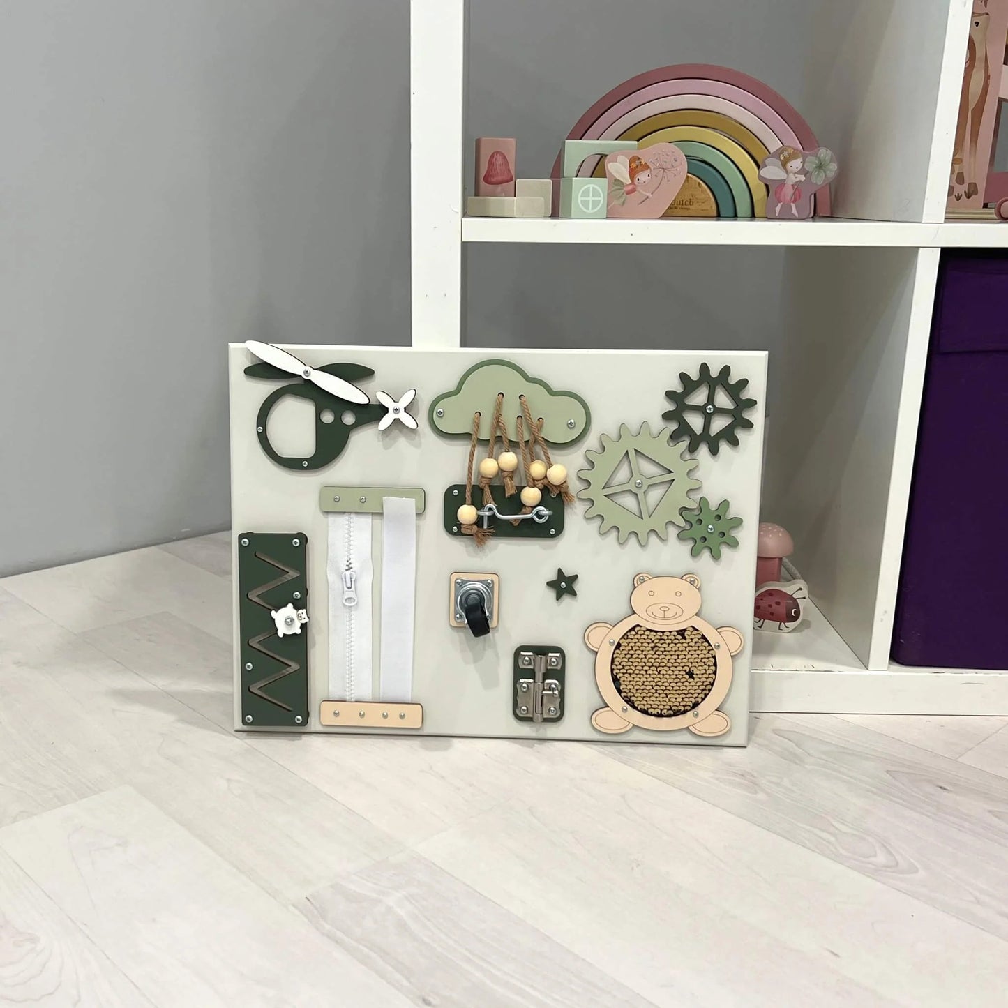 Portable baby sensory busy board (30×40 cm)
