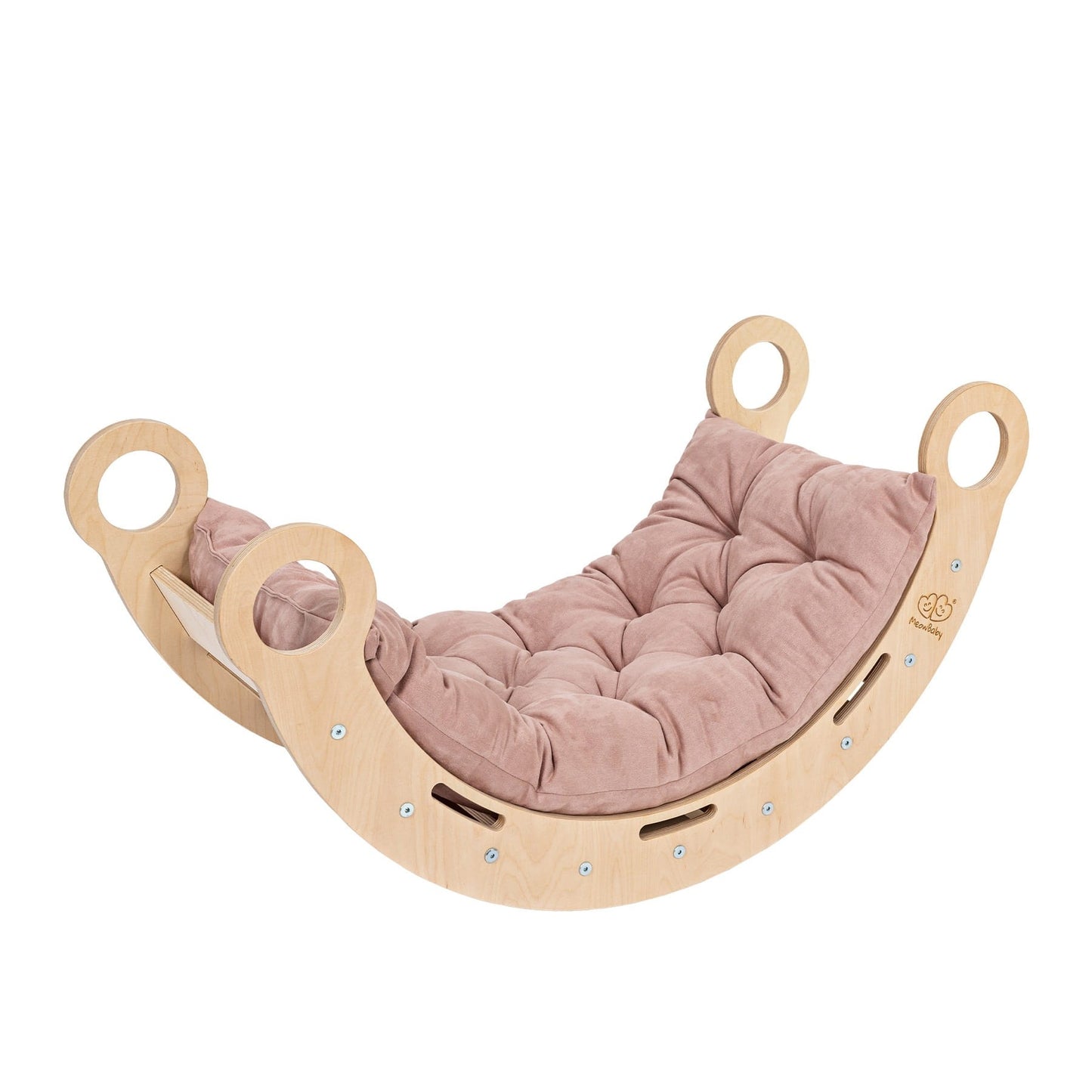 Snug Rocker naturel van gelakt berkenmultiplex met afgeronde vorm, handgrepen en roze kussen