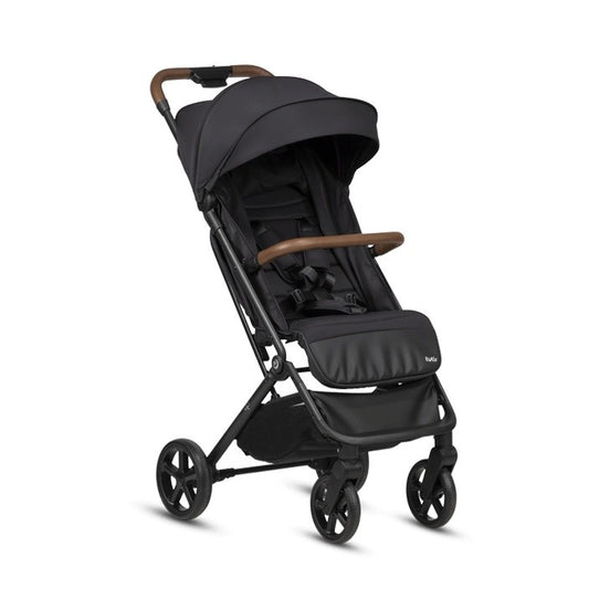 Tutis UP compacte buggy Black 100 met zwarte bekleding, zwarte PU-wielen en lichtgewicht frame